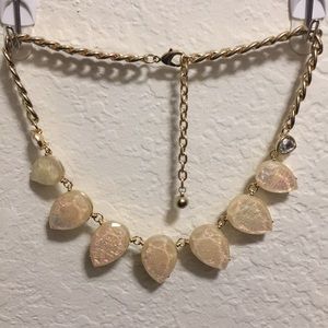 Classy and stunning chunky necklace!